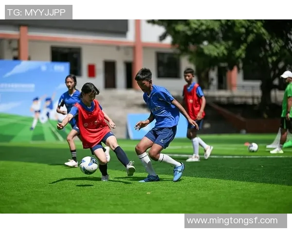 科学训练足球技巧提升青少年运动能力的有效方法与实践探索